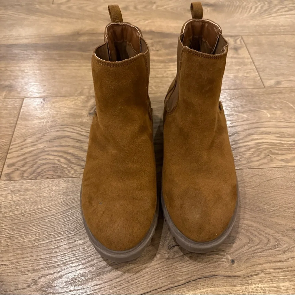 Gap Kids Girls Boots Size 4 Suede Ankle Boots Stretch Sides Tan Preppy